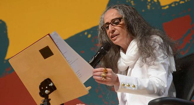 Maria Bethânia lança “Caderno de Poesias”